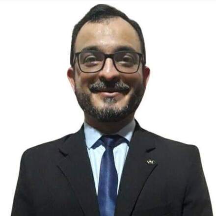 Prof. Carlos Adriano